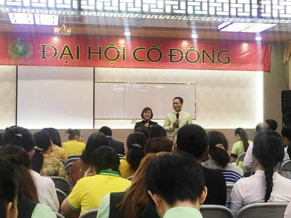 Ông Tô Đỉnh Chiếu - Tổng giám đốc Thiên Ngọc Minh Uy Group phát biểu tại đại hội cổ đông ngày 1/12.
