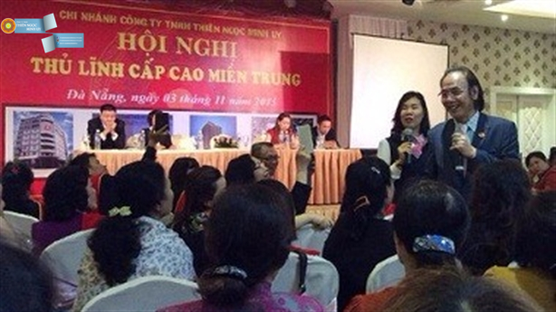 Chủ tịch HĐQT Tổng Tài Tô Vân Minh trong buổi họp đầu tháng với chuyên viên miền Trung tại Đà Nẵng