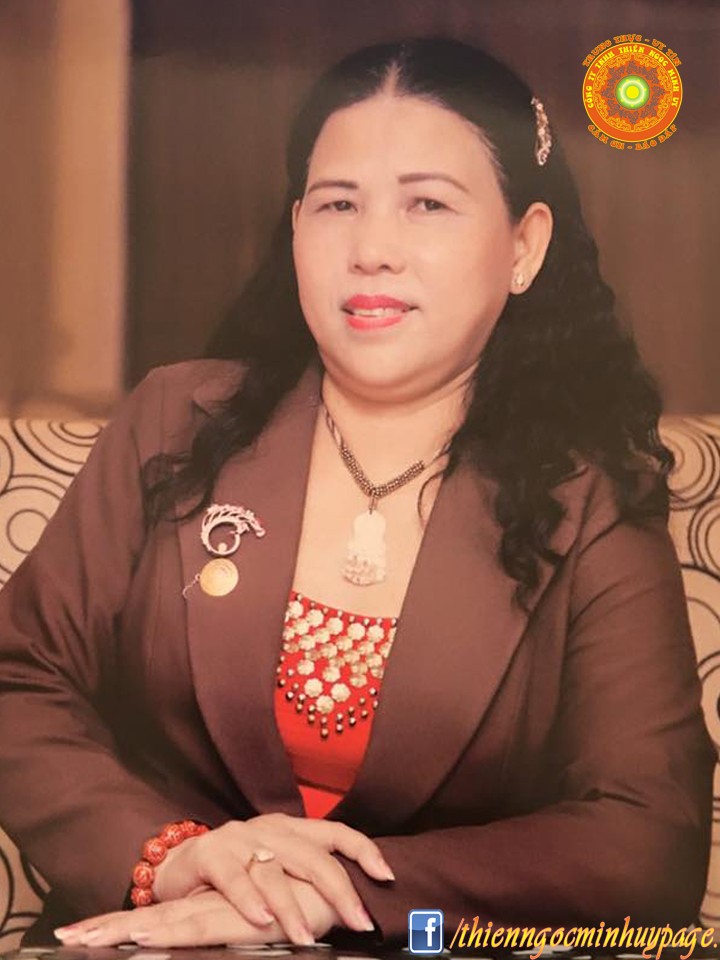 Bản chất mềm mại, pha một chút gì kín đáo, Đổng sự chí tôn Nguyễn Thị Châu đã dùng chính câu chuyện "lăn xả" trong cuộc sống của mình để tô điểm thêm bức tranh sống động về người phụ nữ Huế.