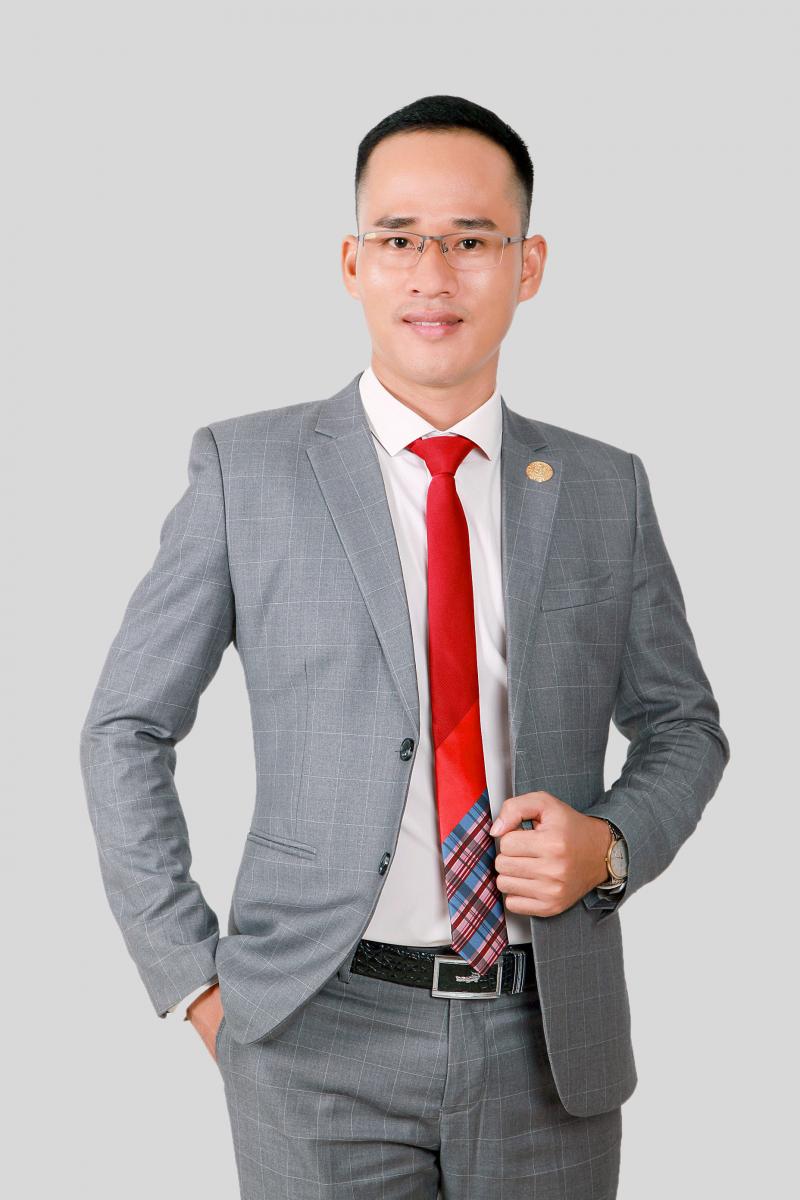 Làm bất cứ việc gì cũng sẽ có những thử thách riêng, tôi cũng ba chìm bảy nổi, cũng không có sự ủng hộ của tất cả mọi người.