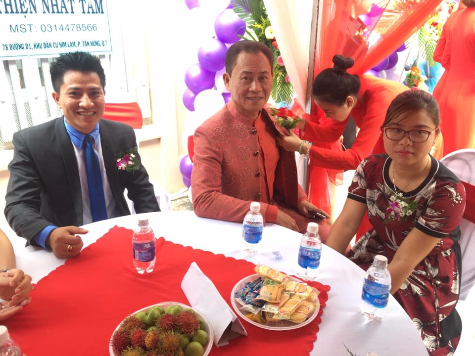 Đổng sự trưởng Thiên Ngọc Minh Uy Ông Tô Đỉnh Chiếu về tham dự khai trương tại HB quận 7